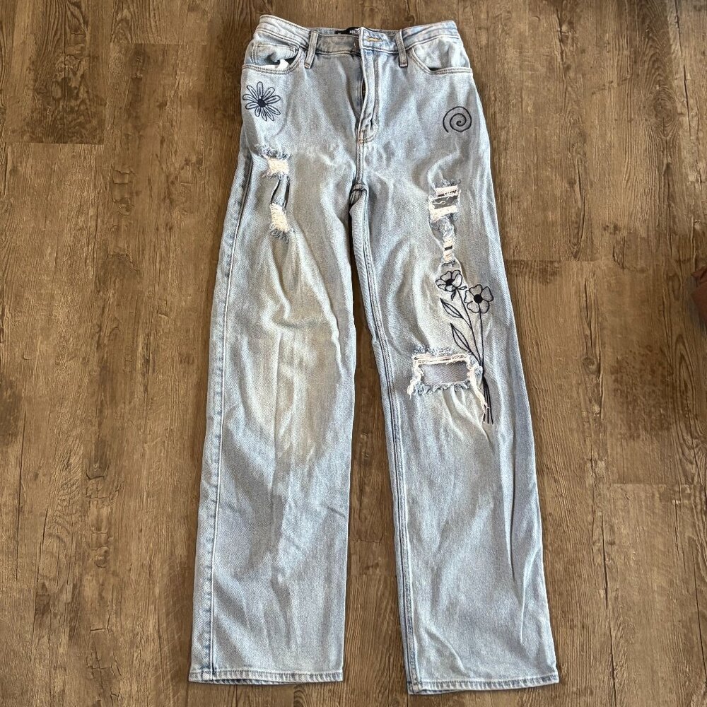Hollister Distressed Embroided High-Rise Dad Jeans